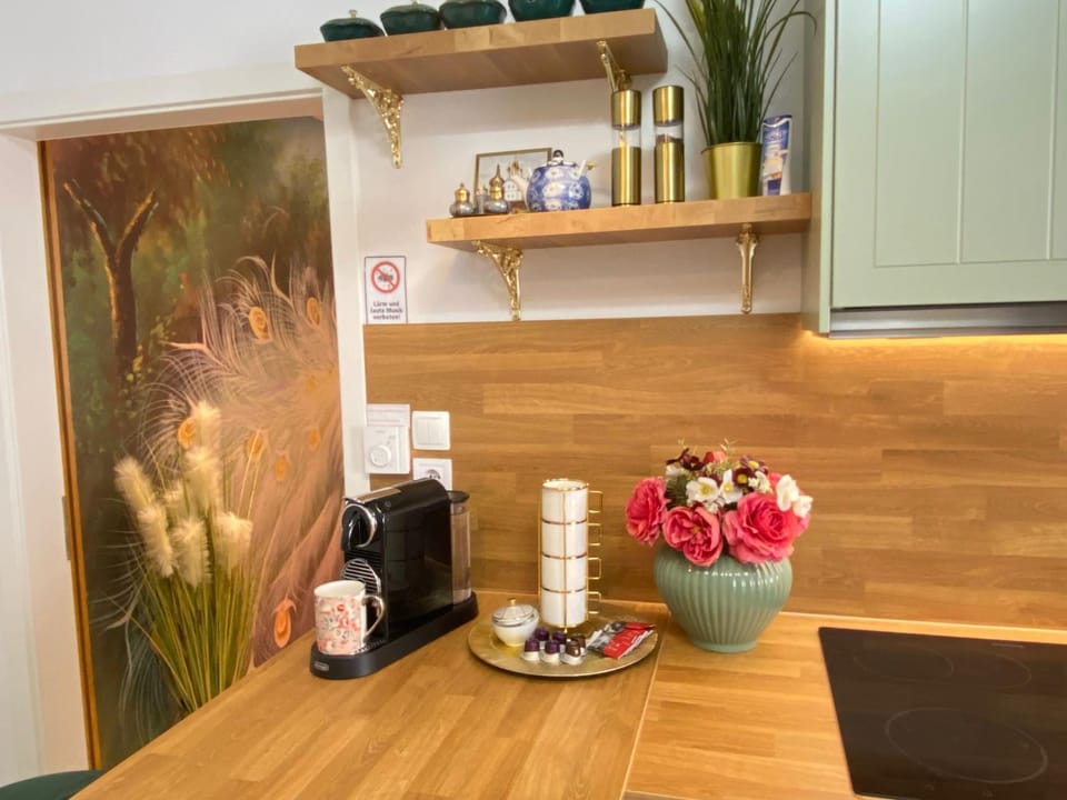 Coffee/tea facilities, minibar