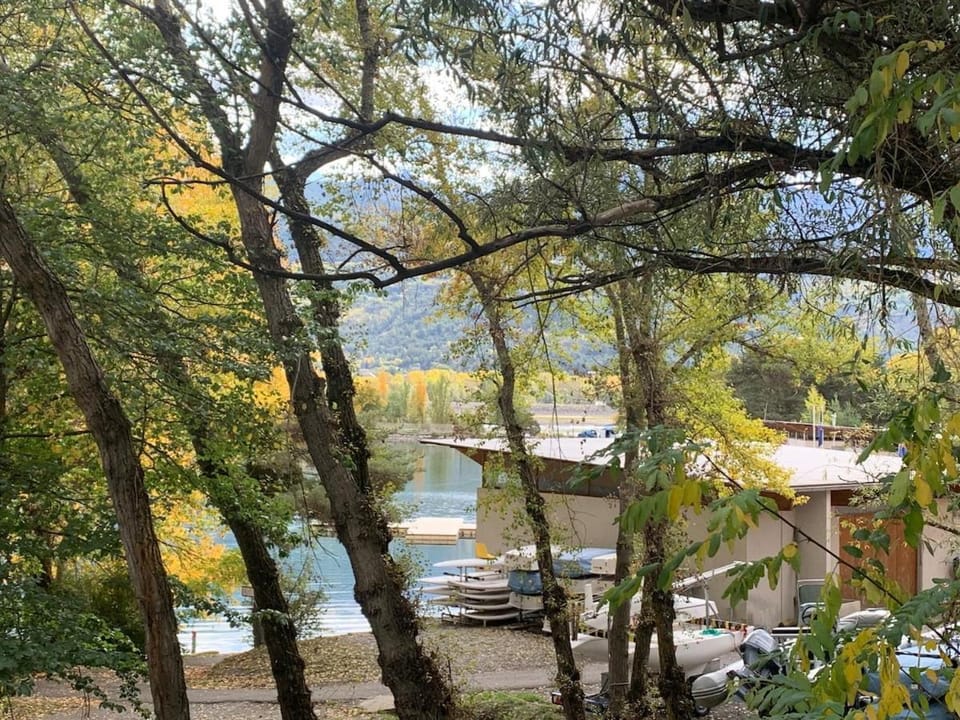 studio by the lake, at the foot of the ski resort Apartment in Provence-Alpes-Côte d'Azur