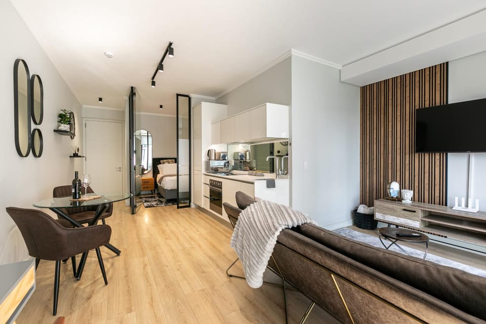 Kitchen or kitchenette, Living room, Dining area