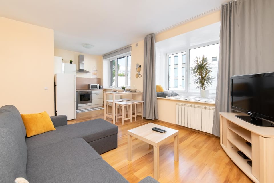 Communal lounge/ TV room, Kitchen or kitchenette, Living room