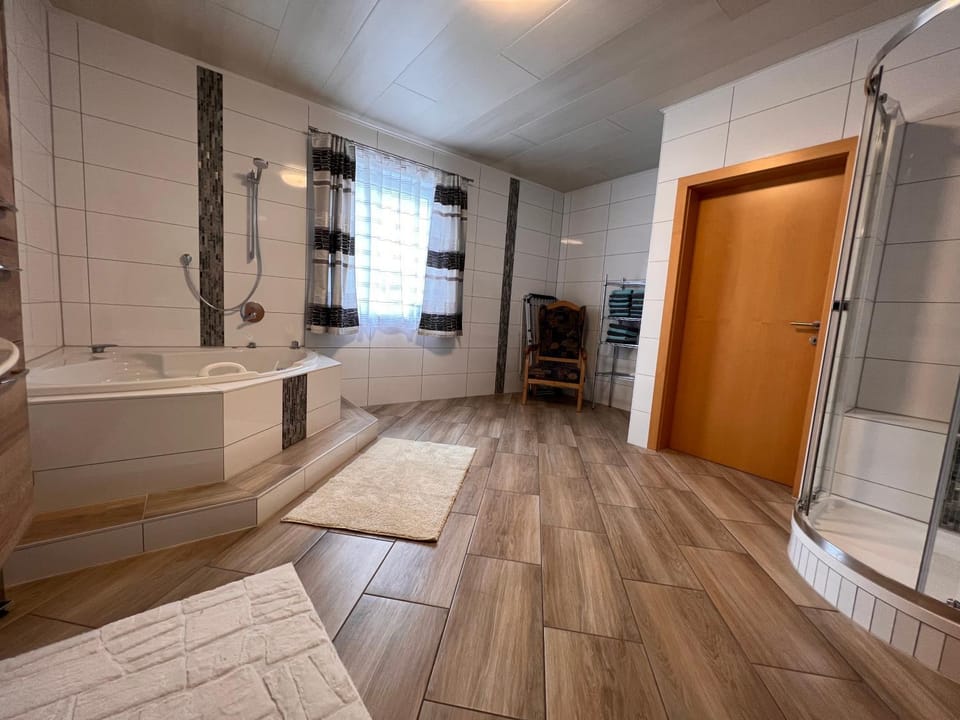 Shower, Bathroom, Bath, towels