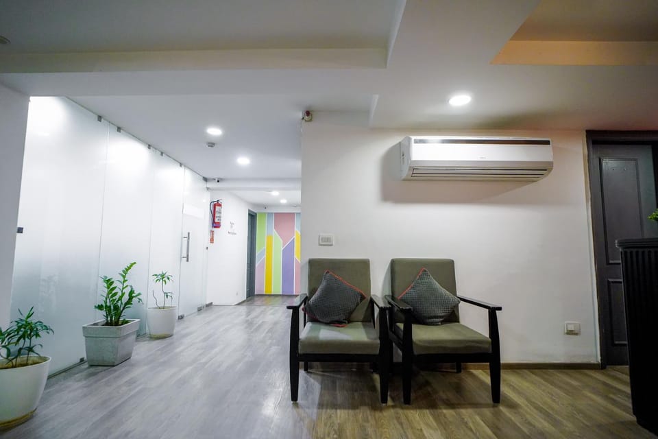 Living room, Seating area, air conditioner