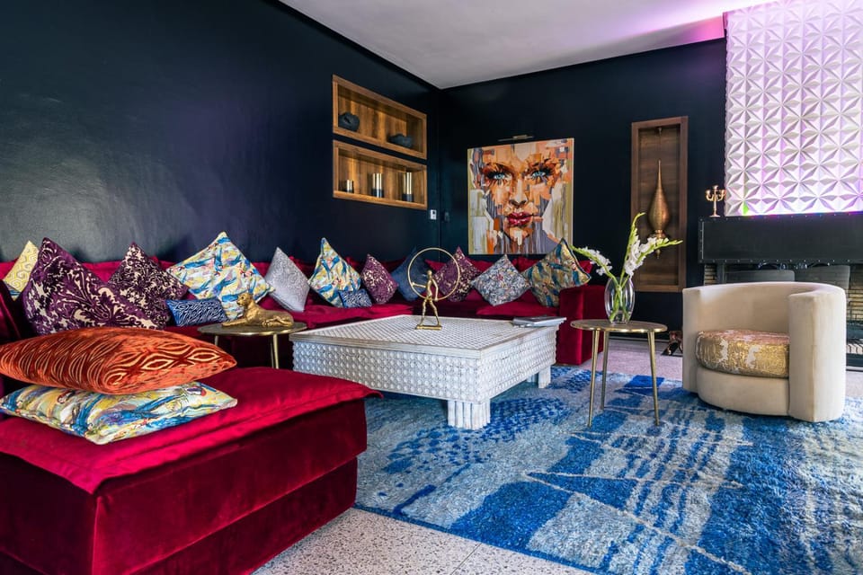Living room, Decorative detail, Seating area