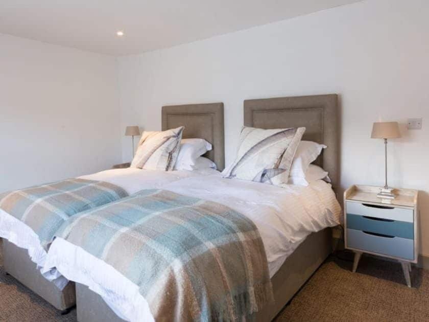 Franks- 2nd Floor Apt-2 Bath-Cowes Centre-Sleeps 4 Apartment in England