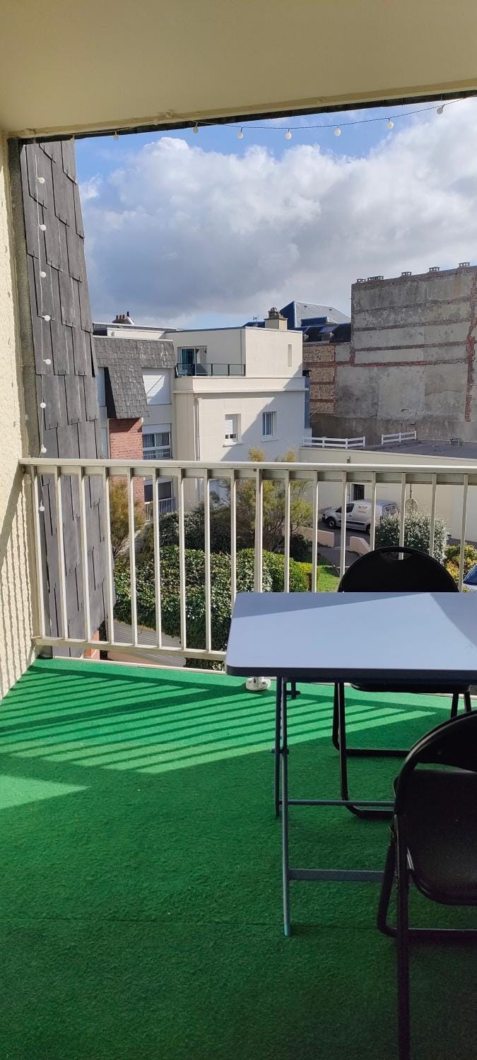 APPARTEMENT AVEC TERRASSE SUR LE PORT Apartment in Normandy