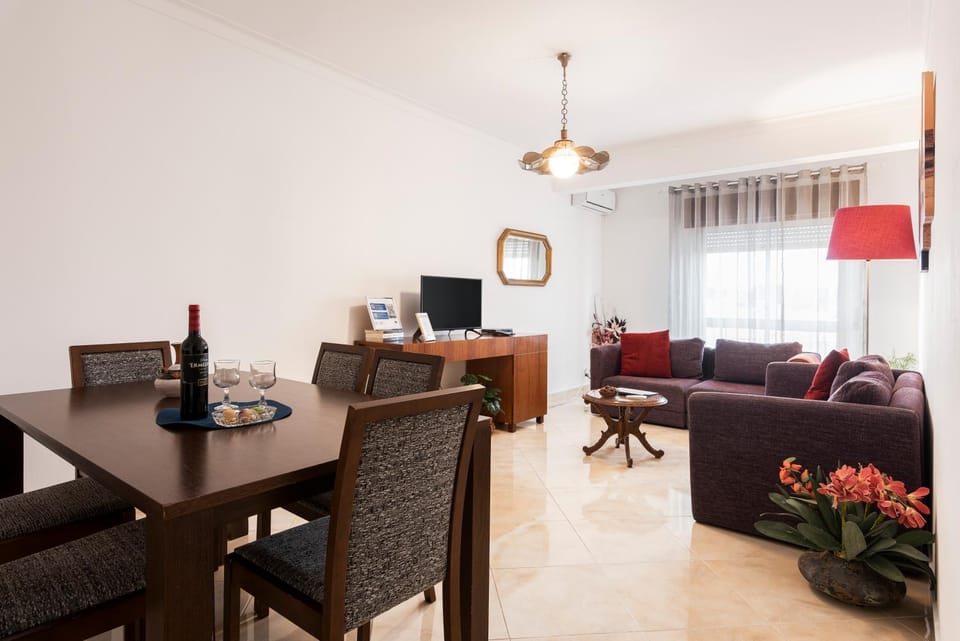 TV and multimedia, Living room, Dining area