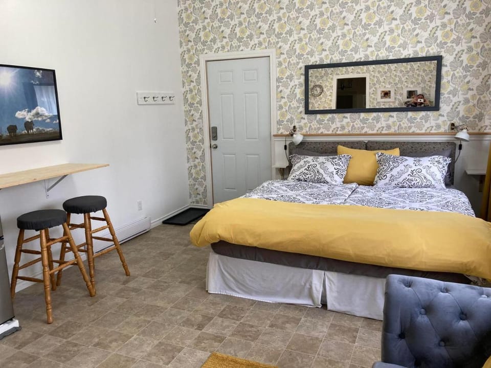 Bed, Photo of the whole room, Bedroom, hair dresser