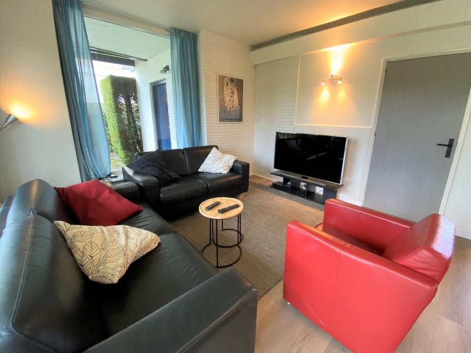 TV and multimedia, Seating area