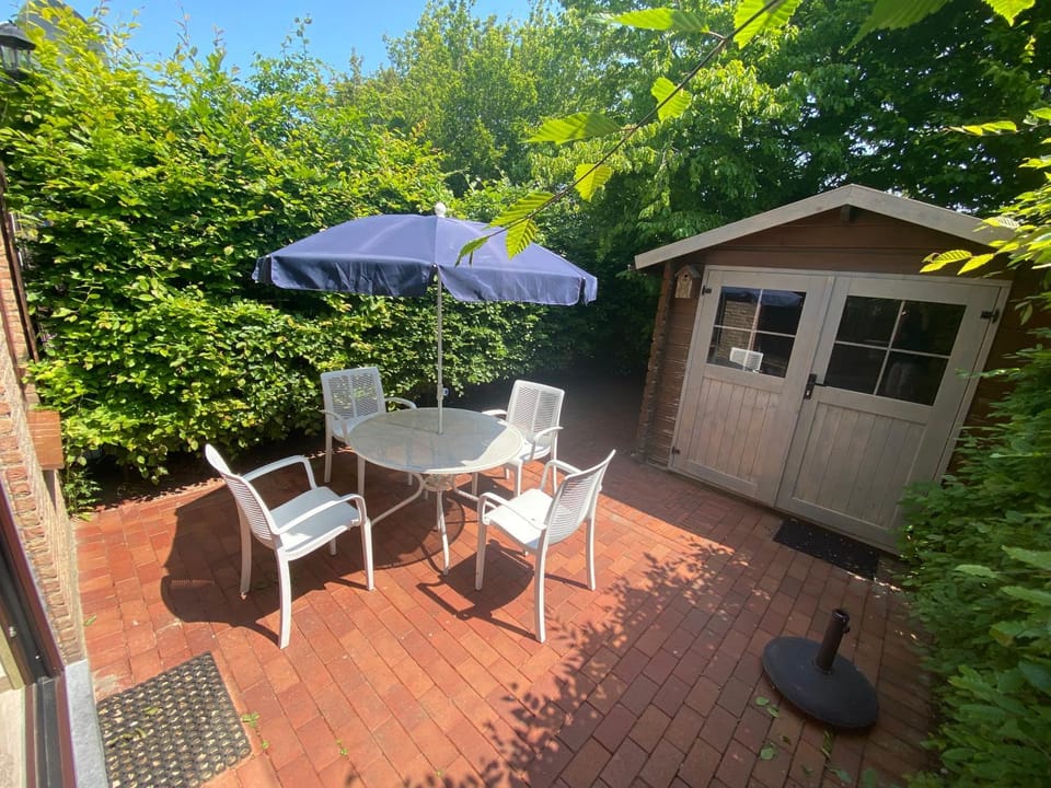 Day, Garden, Dining area