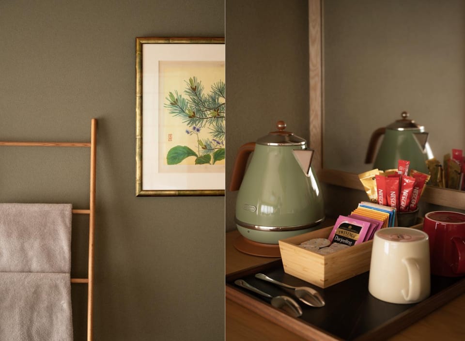 Coffee/tea facilities, towels