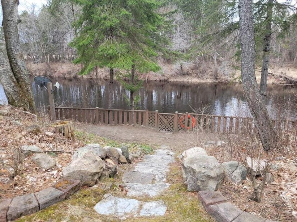 Whispering Pines Riverside Retreat House in Kawartha Lakes