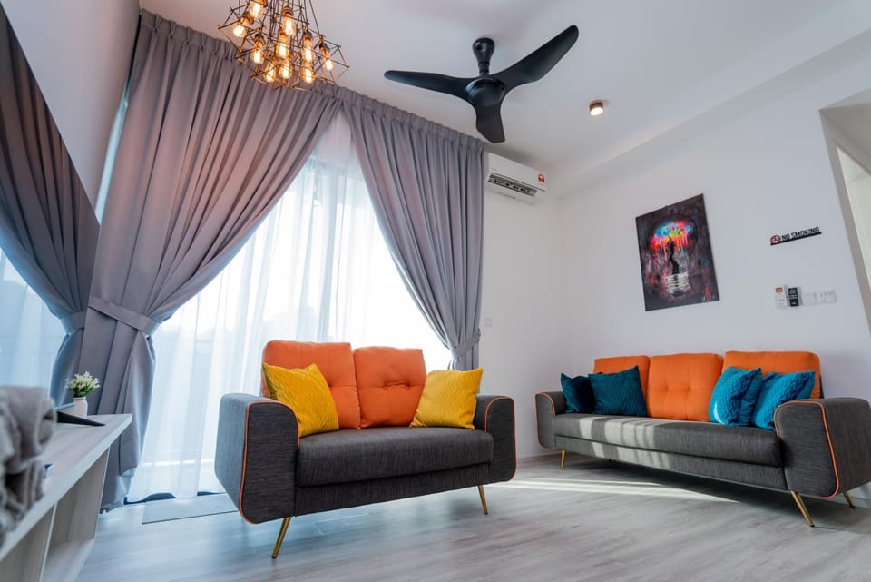 TV and multimedia, Living room, Seating area, fireplace