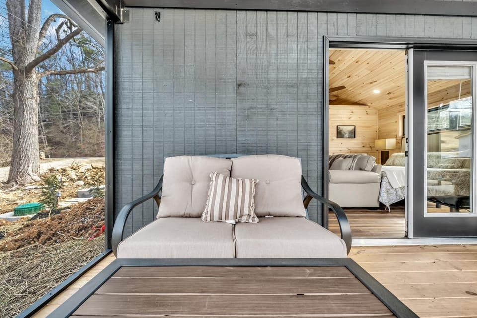 The Chalet At Greenbriar Creek - Pickleball Court, Creek, WIFI, Mountain Views, Starting at 79" House in Cosby