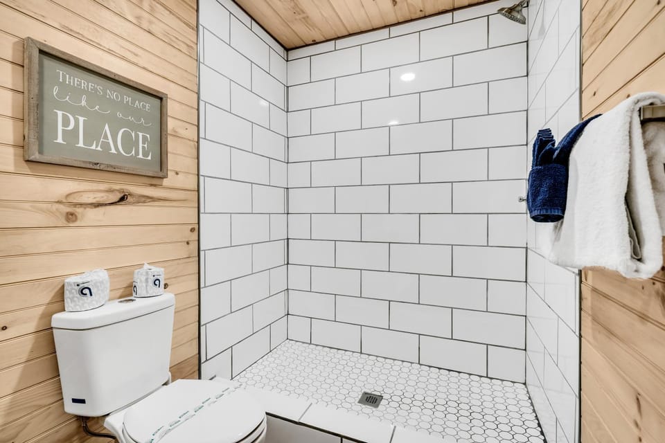 The Cottage At Greenbriar Creek - Pickleball Court, Creek, WIFI, Mountain Views, Starting at 79" House in Cosby