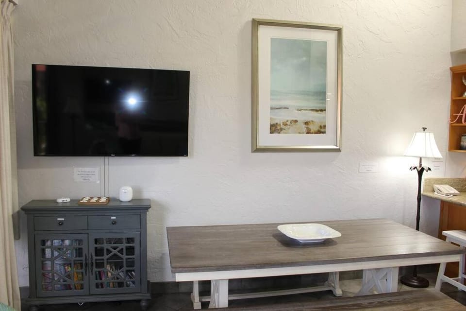 TV and multimedia, Dining area
