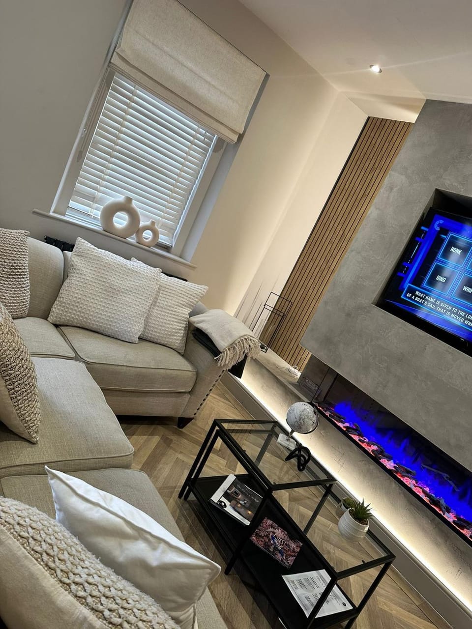 Communal lounge/ TV room, TV and multimedia, Living room, Seating area, Evening entertainment
