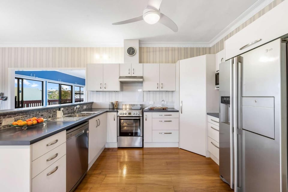 Kitchen or kitchenette, dishwasher, minibar, pet friendly