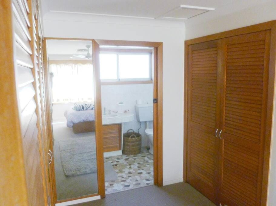 Shower, Bathroom, wardrobe