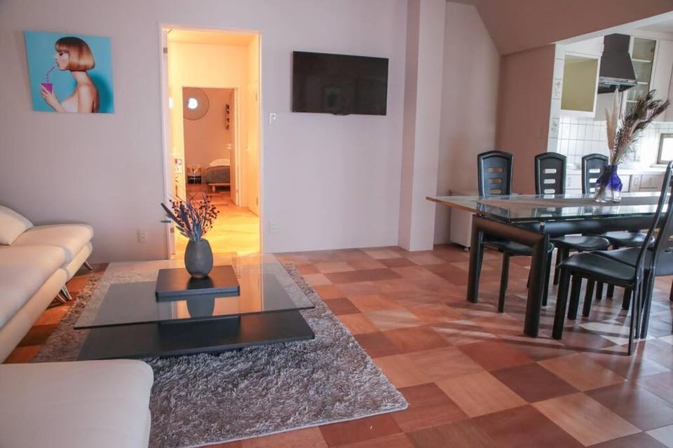 TV and multimedia, Living room, Dining area