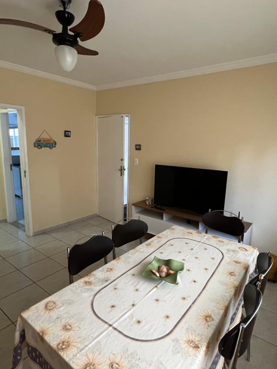 Guarujá enseada a 50 metros da praia Apartment in State of São Paulo