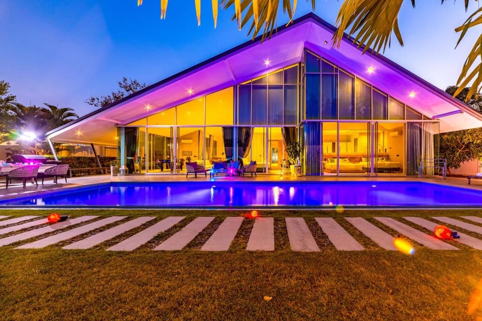 Large Private Pool Villa with 7 Bedrooms 7B Villa in Hua Hin District