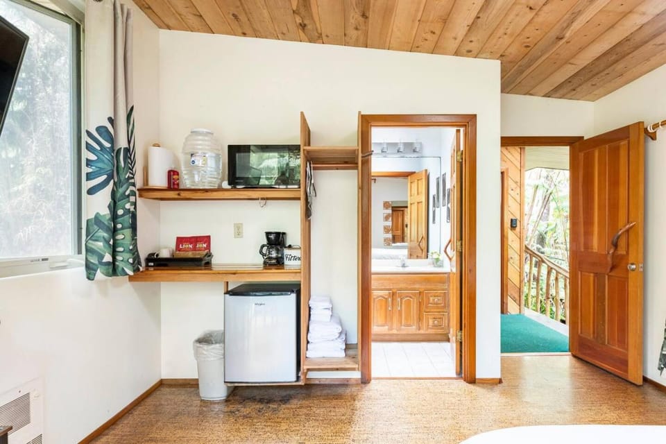 A'a- Hale Kumu Lā'au Vacation rental in Volcano