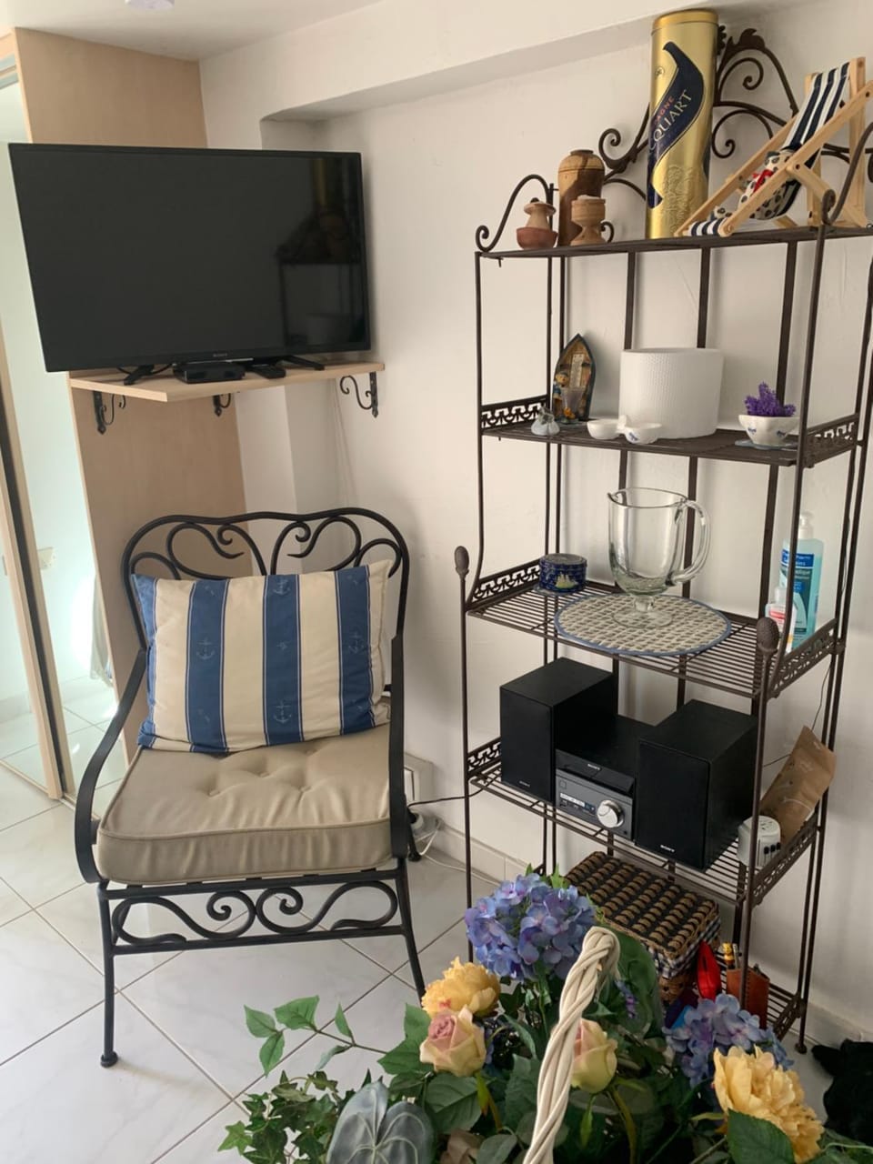 TV and multimedia, wardrobe