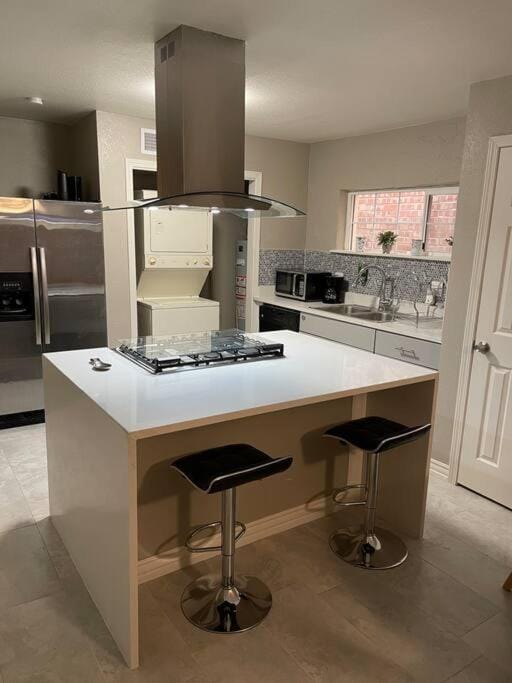 Kitchen or kitchenette, Dining area, dishwasher, minibar, pet friendly, stove