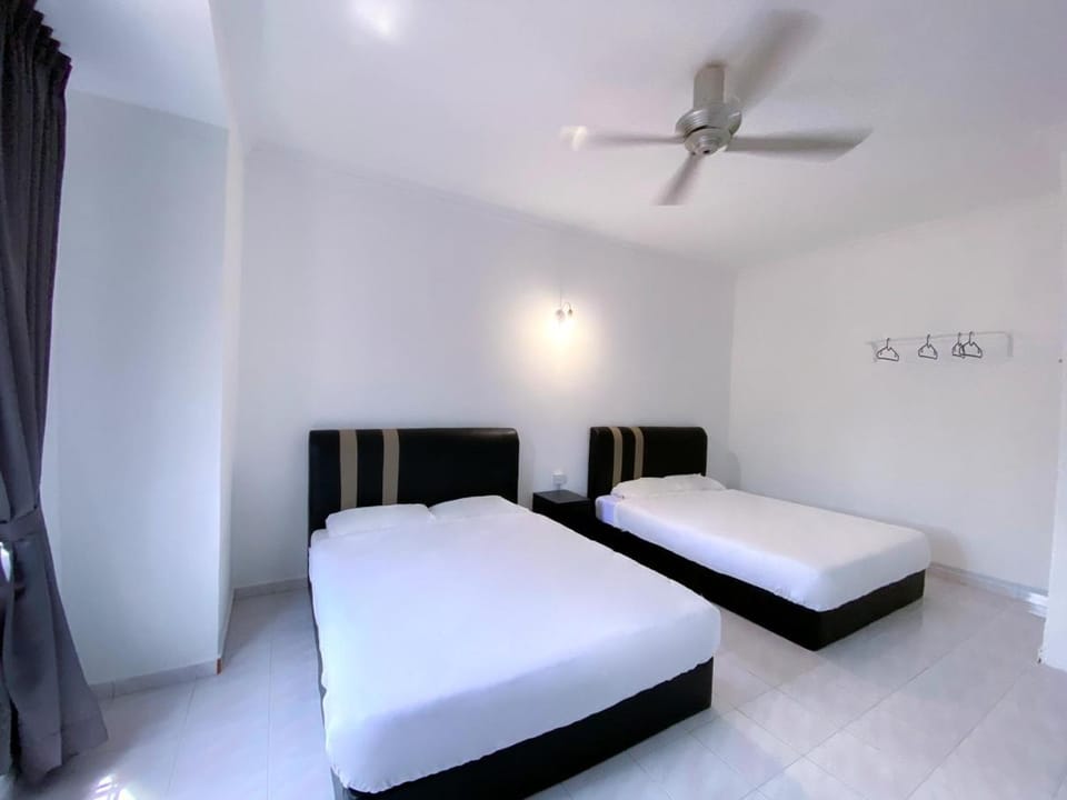 Venice Guest Hostel - Bilik Sahaja Bed and Breakfast in Perak