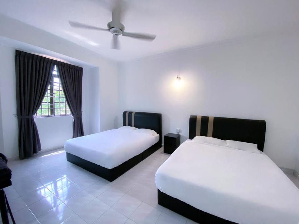 Venice Guest Hostel - Bilik Sahaja Bed and Breakfast in Perak