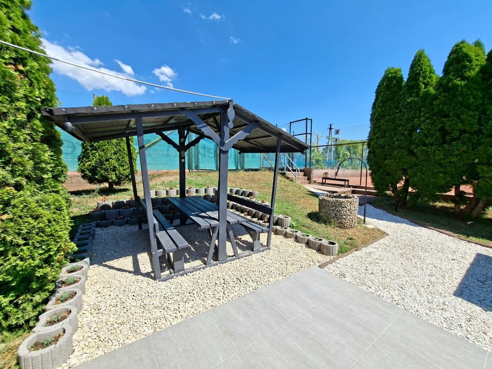 Balatonakali Teniszklub és Vendégház Bed and Breakfast in Hungary