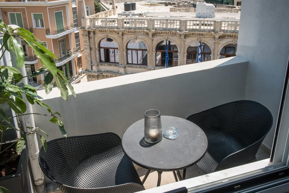 Property building, Balcony/Terrace, City view, Landmark view