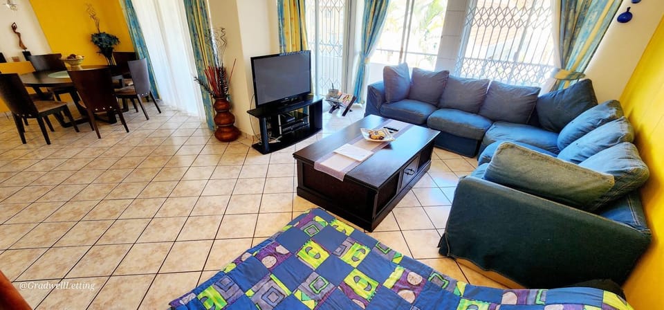 Club Cabana 12 - Sleeps 6 - Perfect Holiday Destination Apartment in Margate