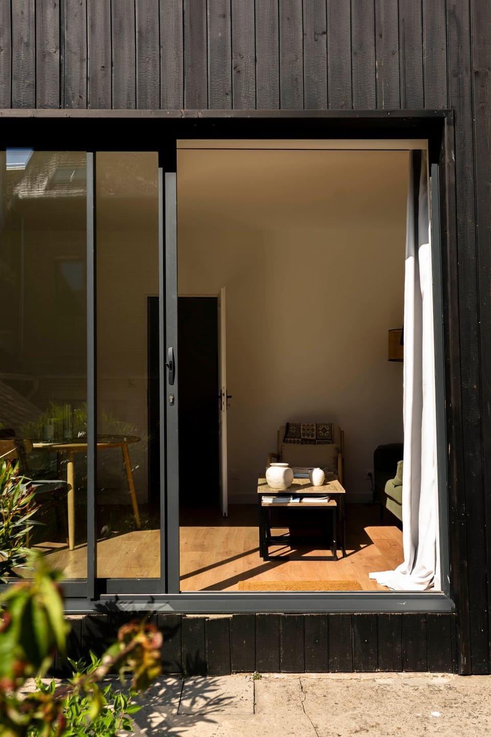 Day, Dining area
