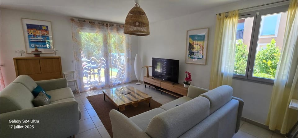 New house with all comforts in Grimaud House in Cogolin