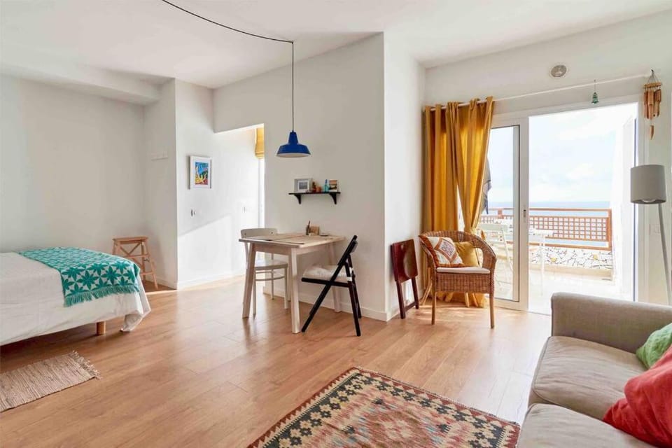 Balcony/Terrace, Seating area, Dining area, Bedroom