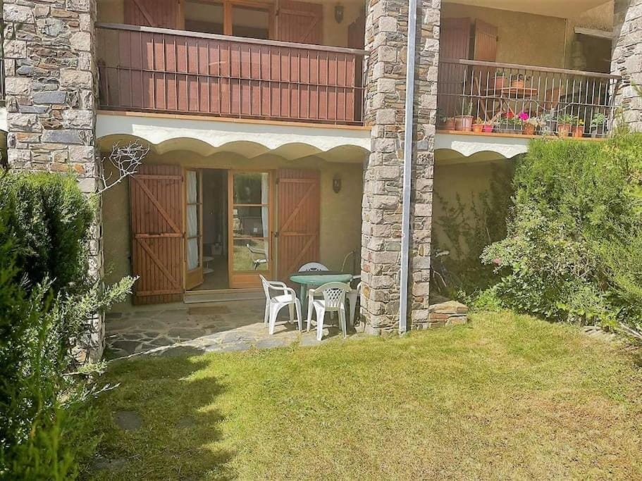 Preciosa casa con jardín y piscina Chalet in Cerdanya