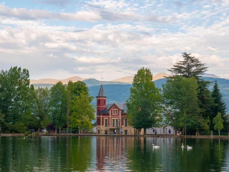 Preciosa casa con jardín y piscina Chalet in Cerdanya