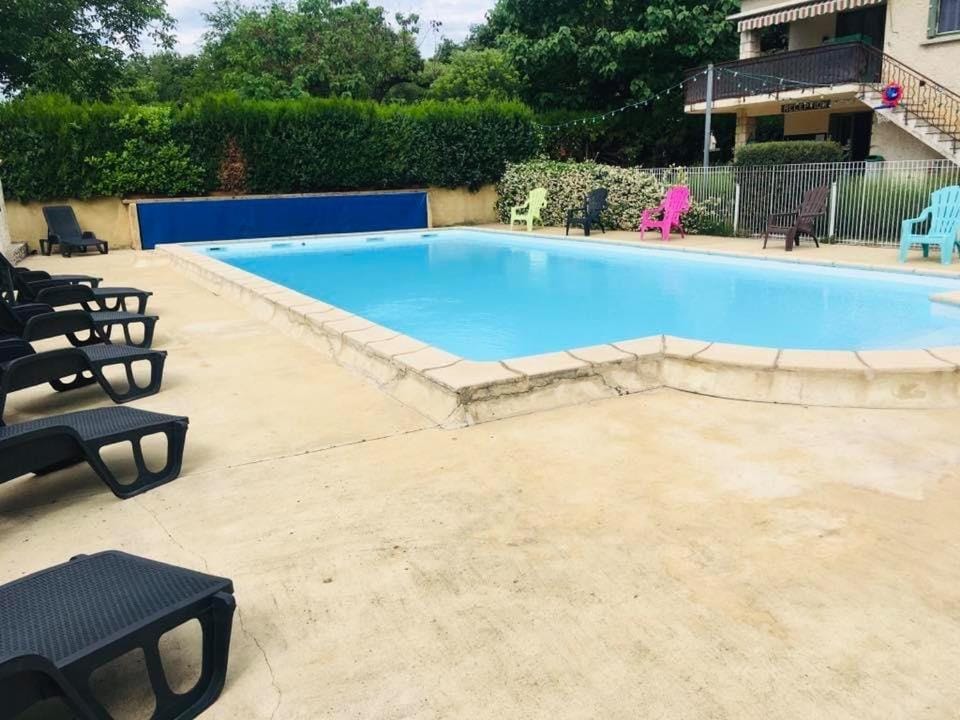 Camping des Cigales Campground/ 
RV Resort in Saint-Martin-d'Ardèche