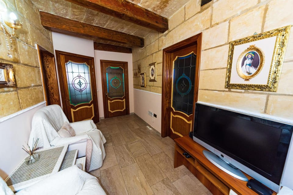 Valletta Traditional Townhouse House in Valletta