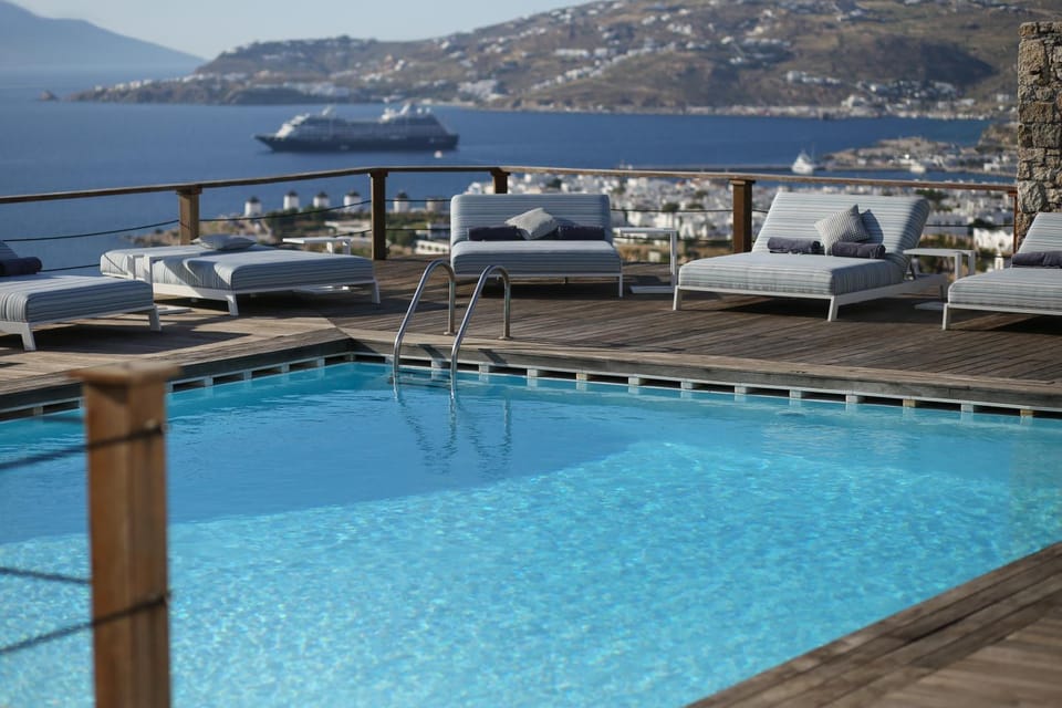 Property building, Swimming pool, Swimming pool