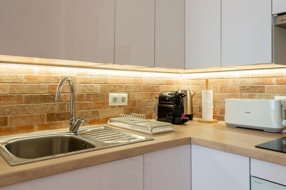 Kitchen or kitchenette, Living room