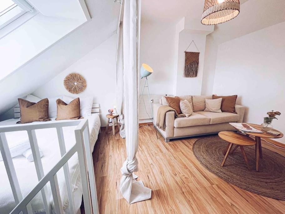 Living room, Bedroom