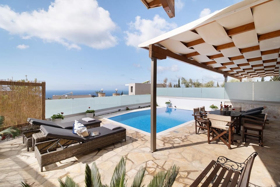 Property building, Balcony/Terrace, Living room, Swimming pool