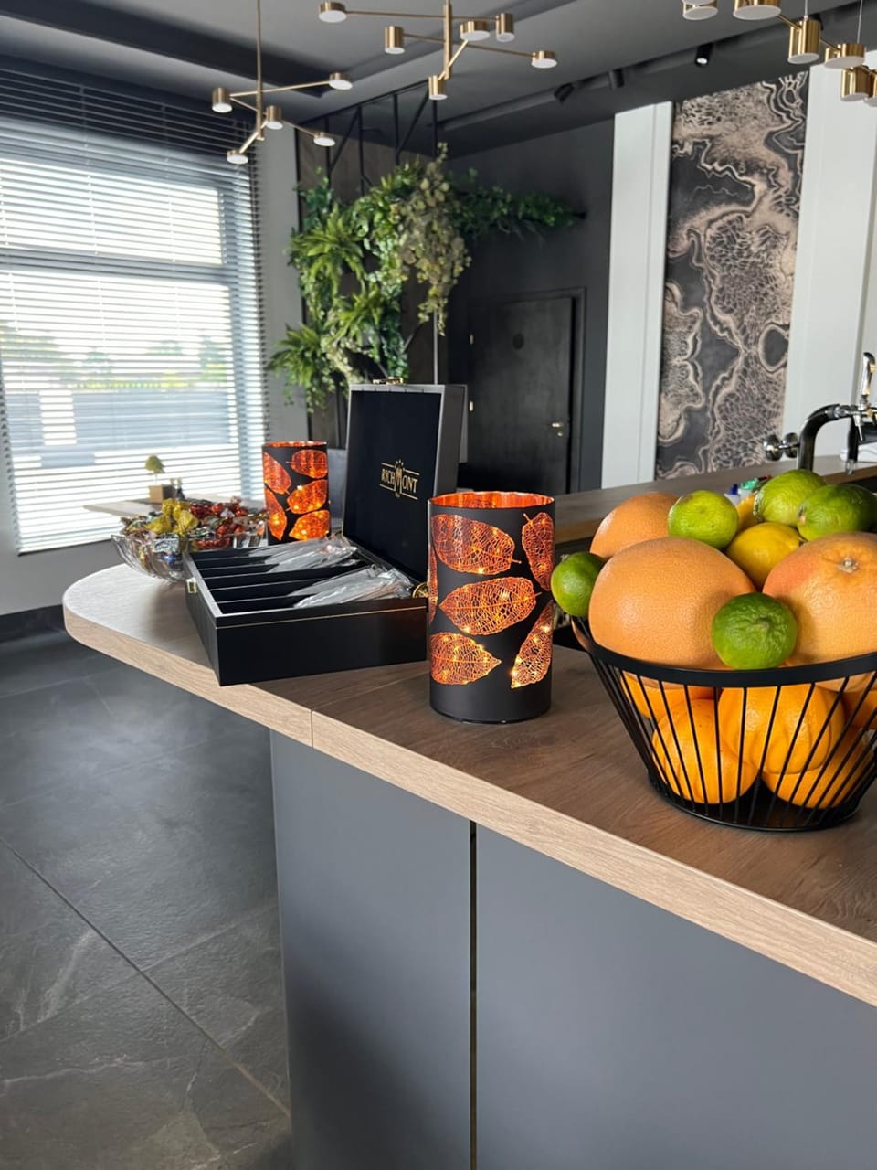 Restaurant/places to eat, Restaurant/places to eat
