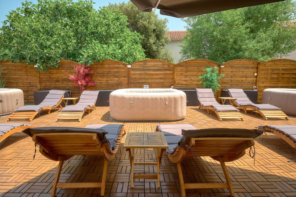 Balcony/Terrace, Swimming pool