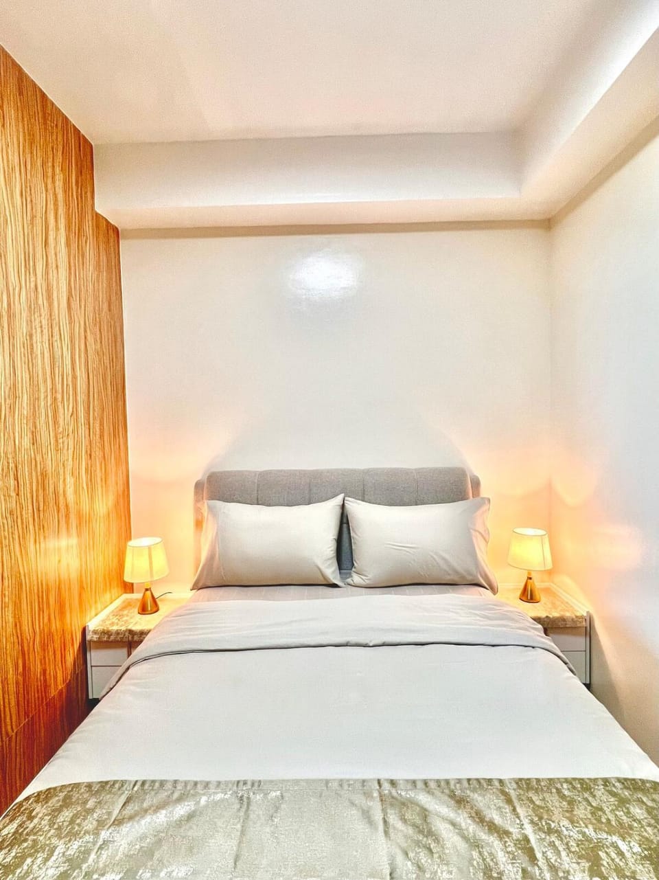 Bed, Bedroom, air conditioner