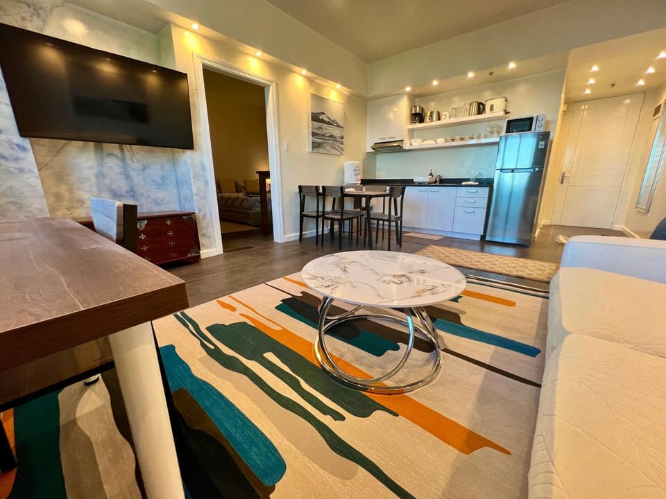 TV and multimedia, Kitchen or kitchenette, Living room, Seating area, Dining area, pet friendly, stove