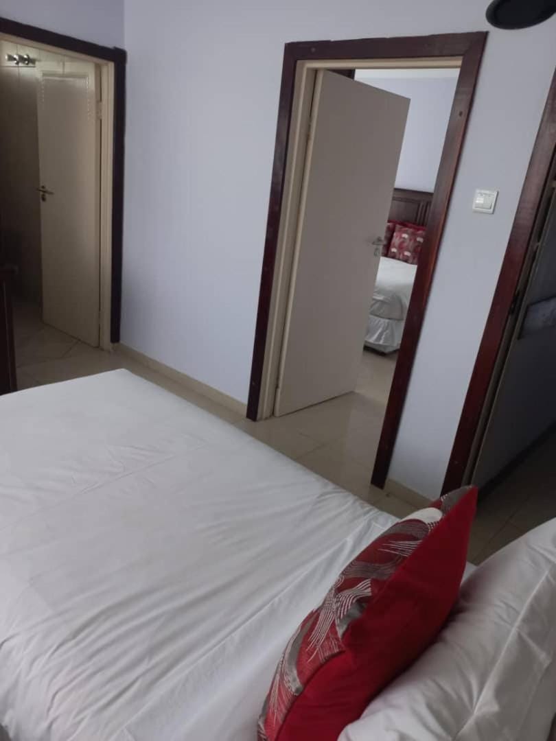 Shower, Toilet, Bed, TV and multimedia, Coffee/tea facilities, Photo of the whole room, Bedroom, Family, internet, locker, safe, towels, wardrobe, air conditioner