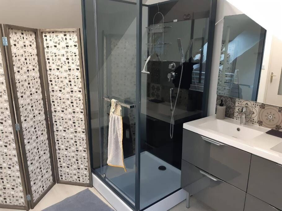 Shower, Bathroom